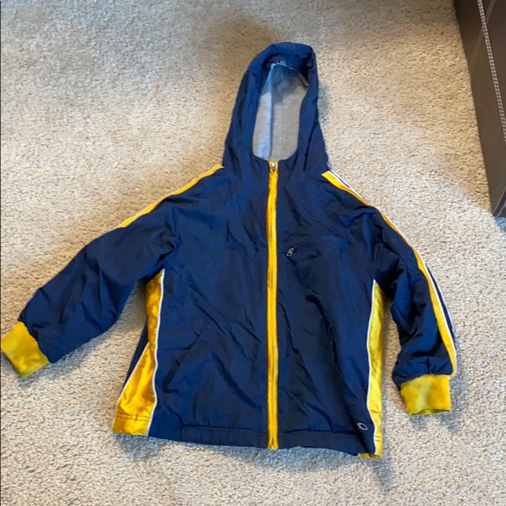 Wind Breaker/ Rain Jacket/Coat